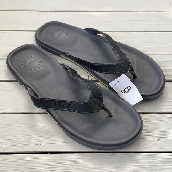 NIB Men’s UGG Bennison II Leather Flip Flop Grey size 13 - Picture 2 of 4